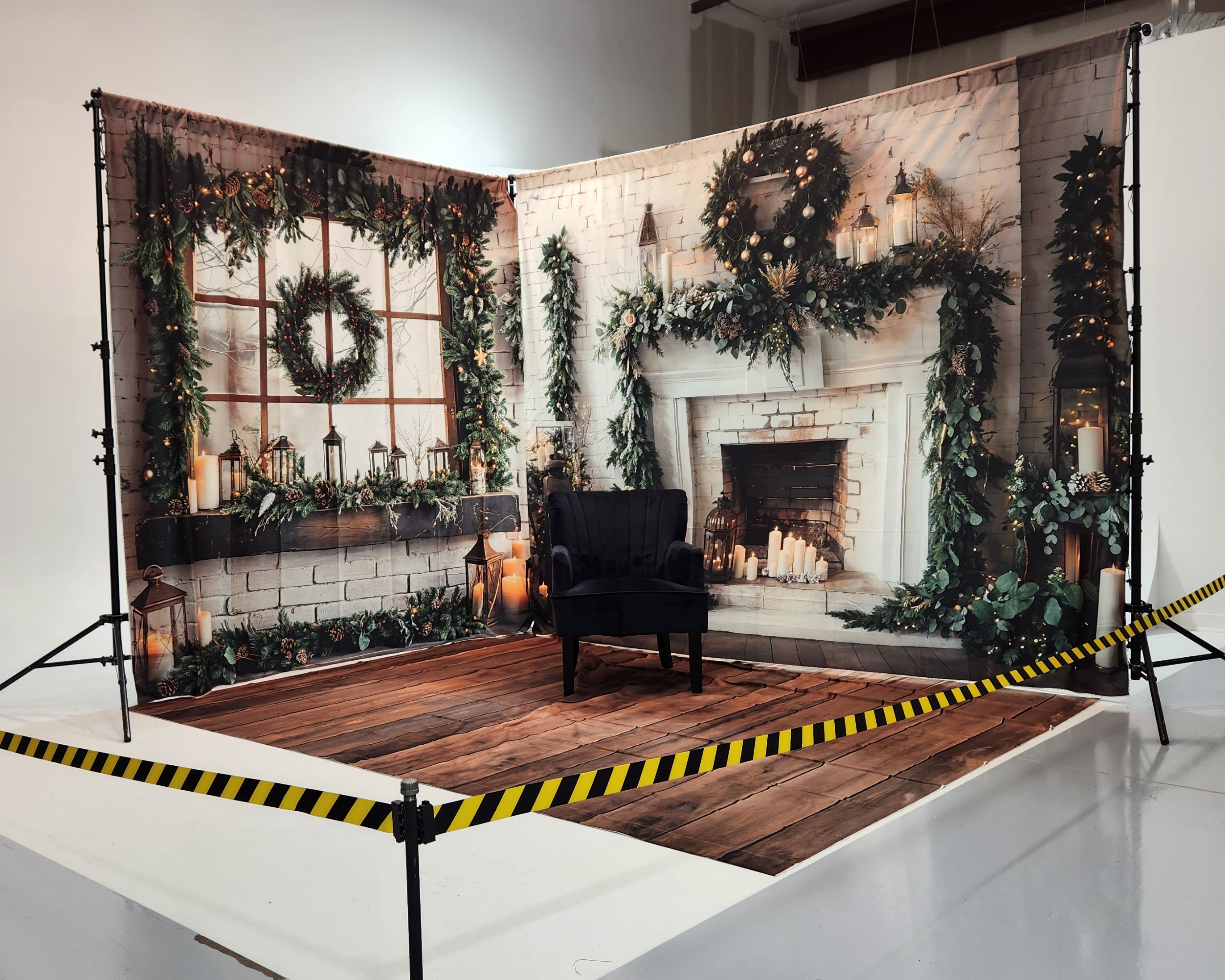 Christmas Mini Sessions Photography Backdrop - Fireplace and Christmas Decorations
